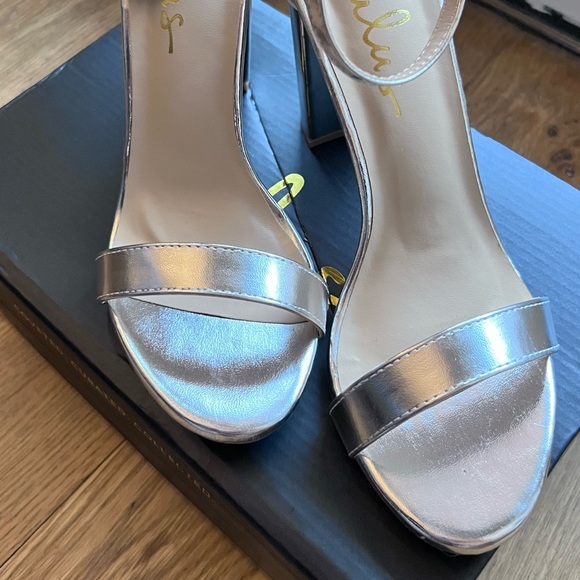 Silver size 7 Heels - Picture 4 of 4